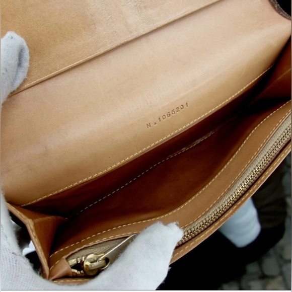 ETRO Signature Paisley Continental Wallet 😍❤️ - Picture 5 of 17